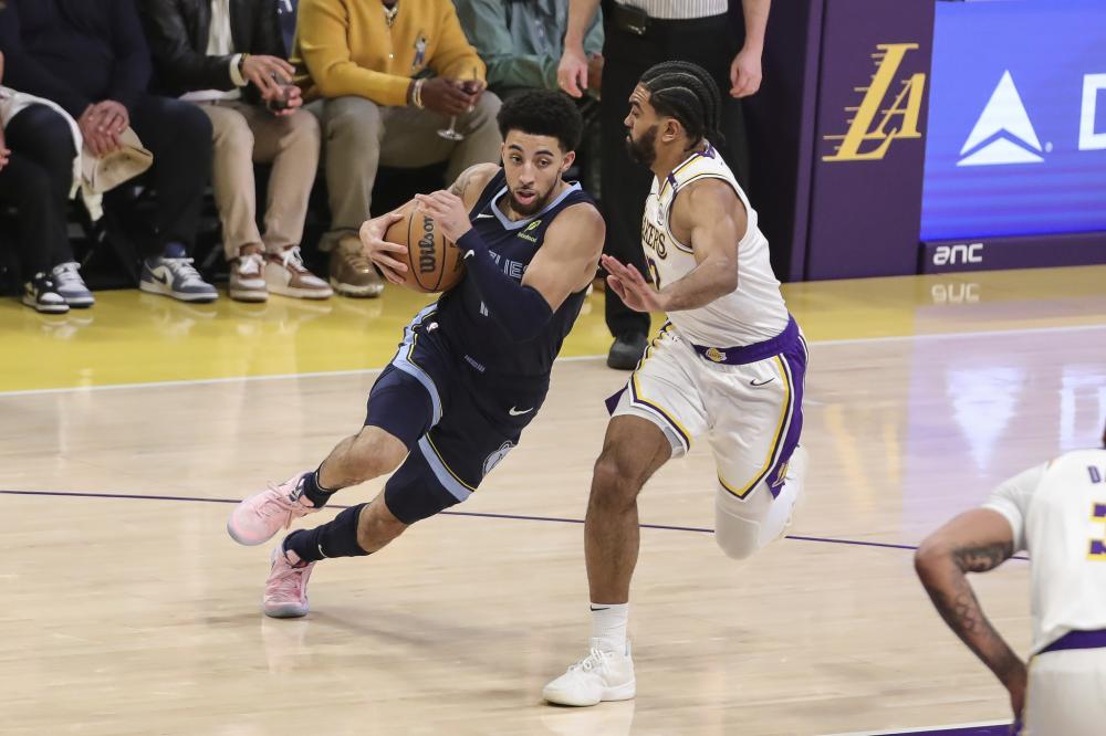 也考验球员 也考验球员