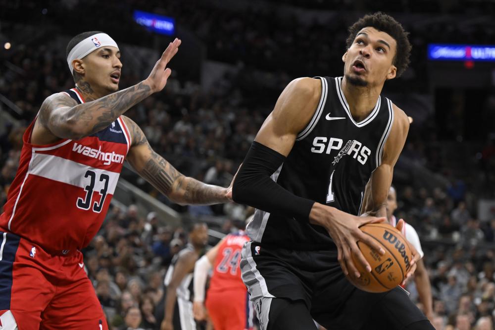 卢克曼以 卢克曼以